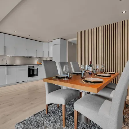 Arctic Homes - Premium Plaza شقة ترومسو