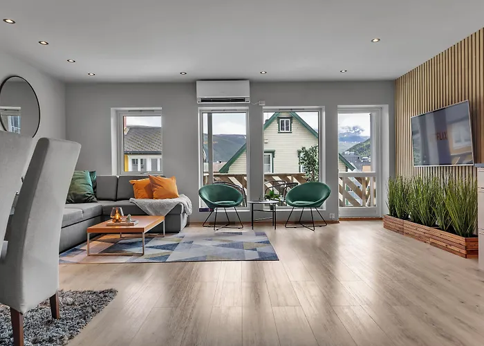 Arctic Homes - Premium Plaza