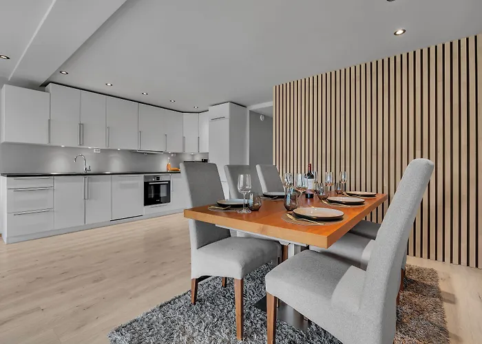 Arctic Homes - Premium Plaza Apartamento