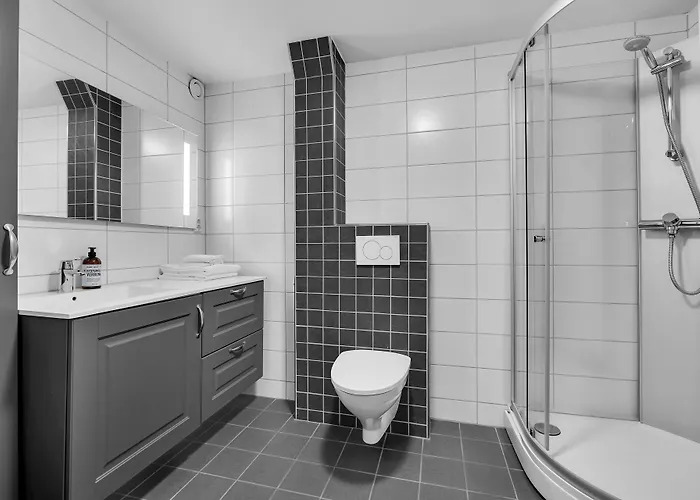 Arctic Homes - Premium Plaza